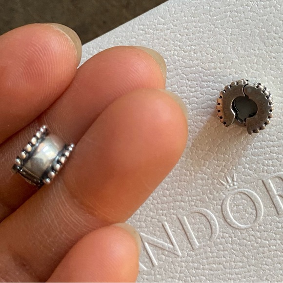 Retired Pandora Snake Bracelet w/ 5 Pandora charms (2 safety clips stoppers) EUC - Picture 3 of 15